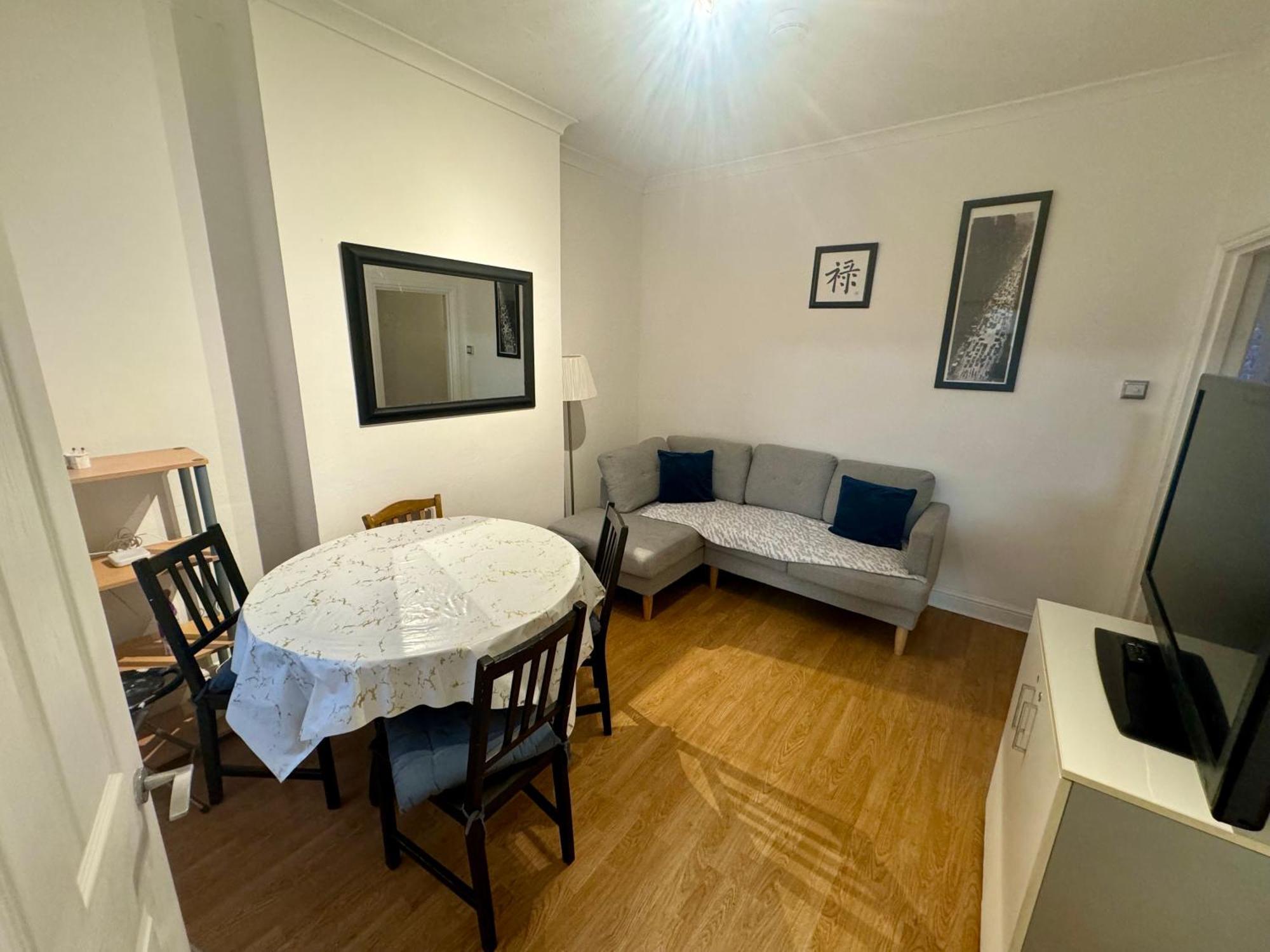 4 Bedroom House In Turnpike Lane/Wood Green London Exteriör bild